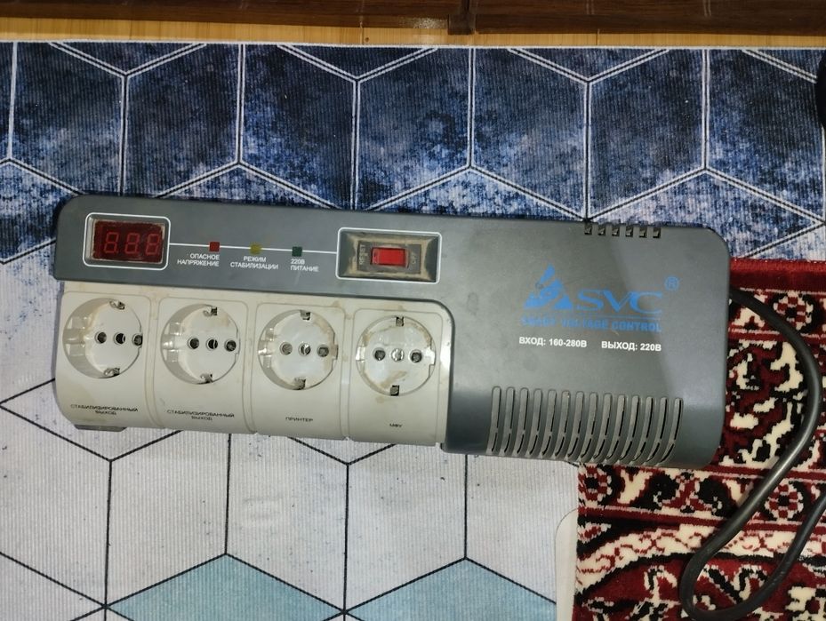 Стабилизатор SVC AVR-1012-G