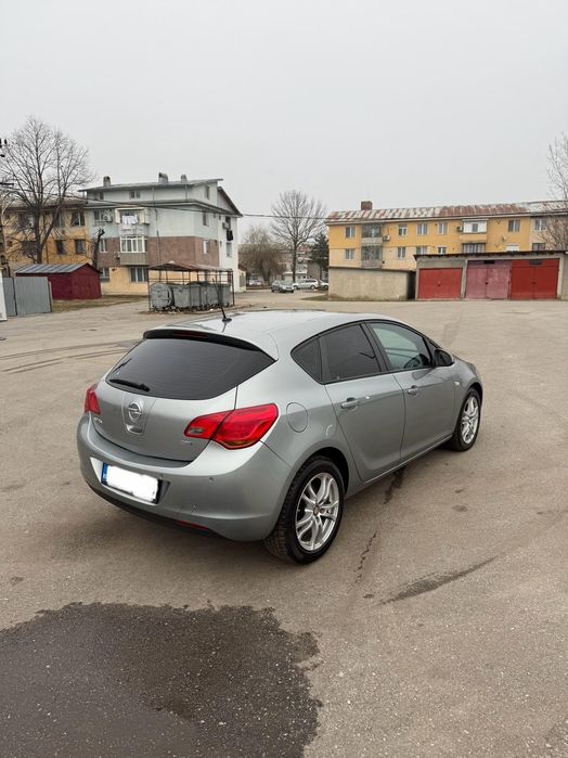 Opel Astra J 2010