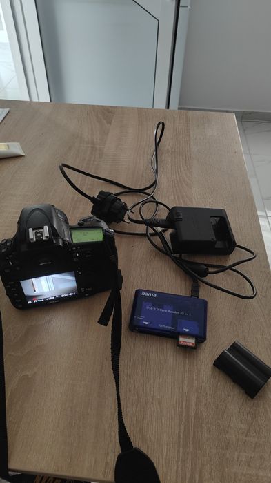 Nikon D800 + 50mm f/1.8G | 34k cadre | 2 baterii + card 128GB