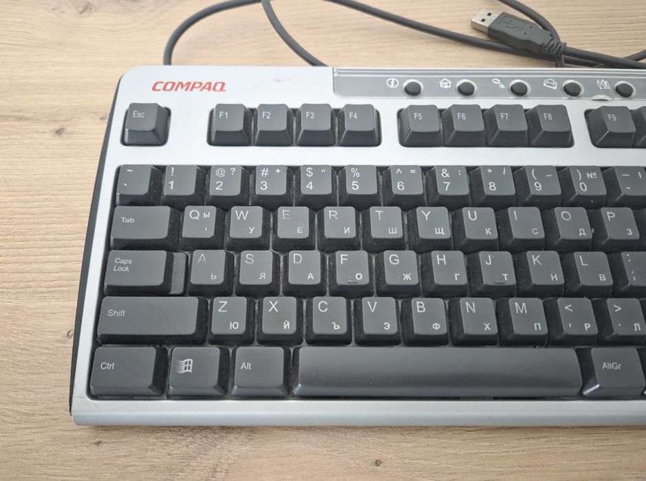 Продавам клавиатура Compaq