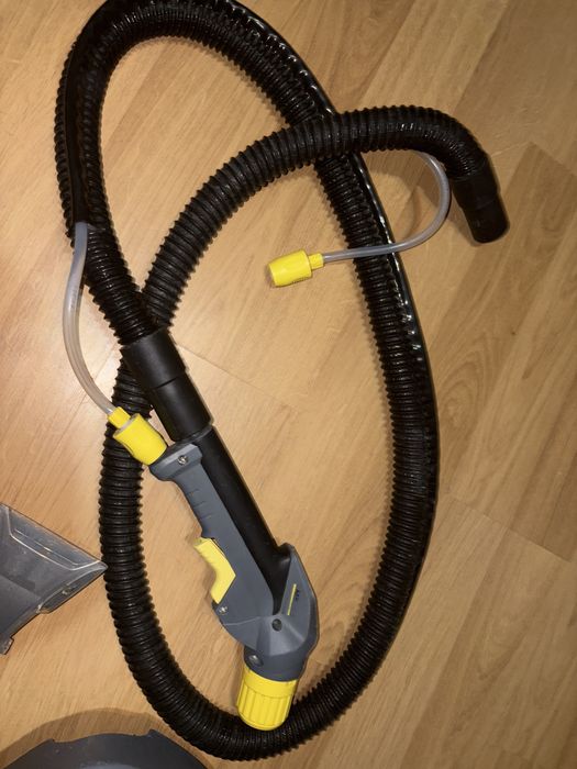 Aspirator profesional Kärcher Puzzi 10/1
