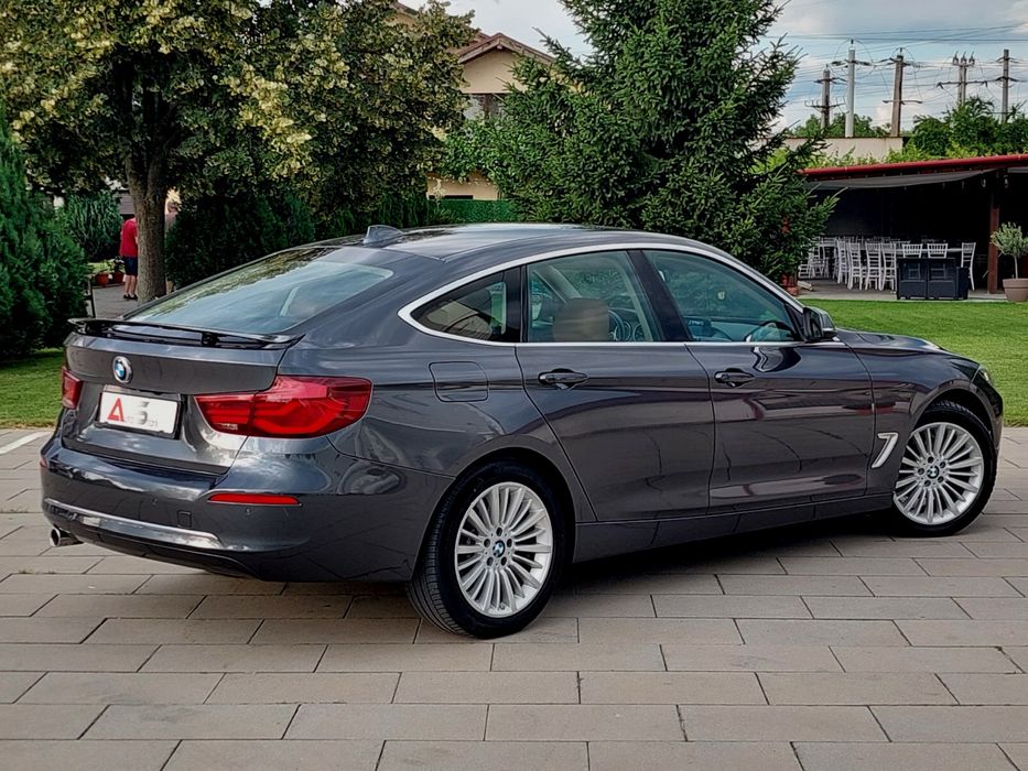 BMW 3 Series 2019 — imagine 4