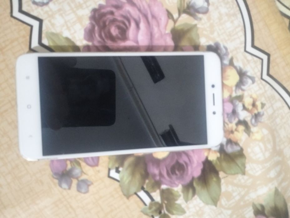 Redmi 4 x 16 yoki 32 gb.