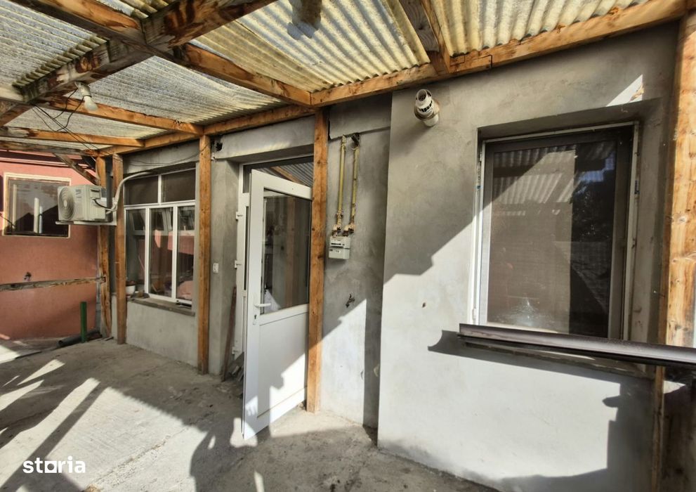 Casa Zona Politie Vf cu Dor,   1 singur vecin  teren 266mp