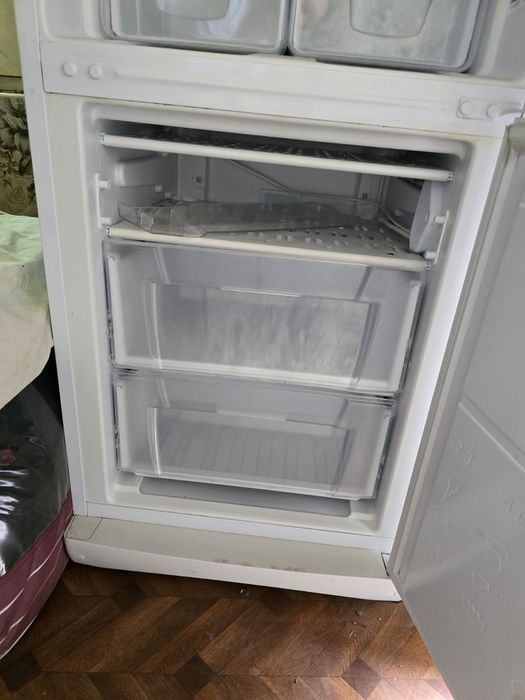 Холодильник indesit