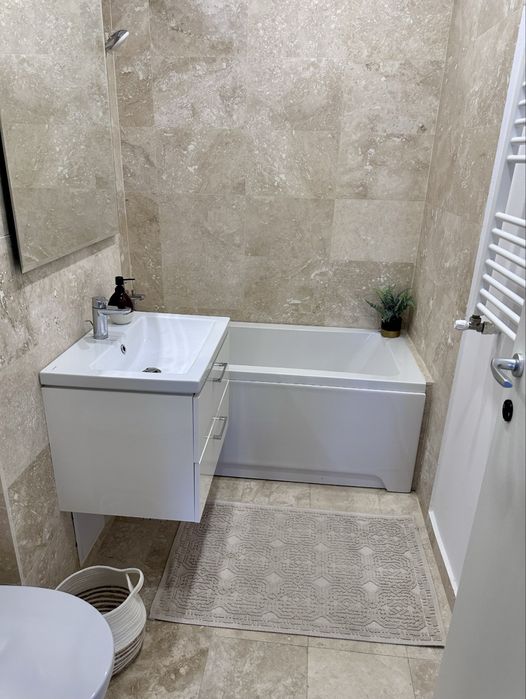 Inchiriez Apartament cu 2 camere, ca nou, etaj 1