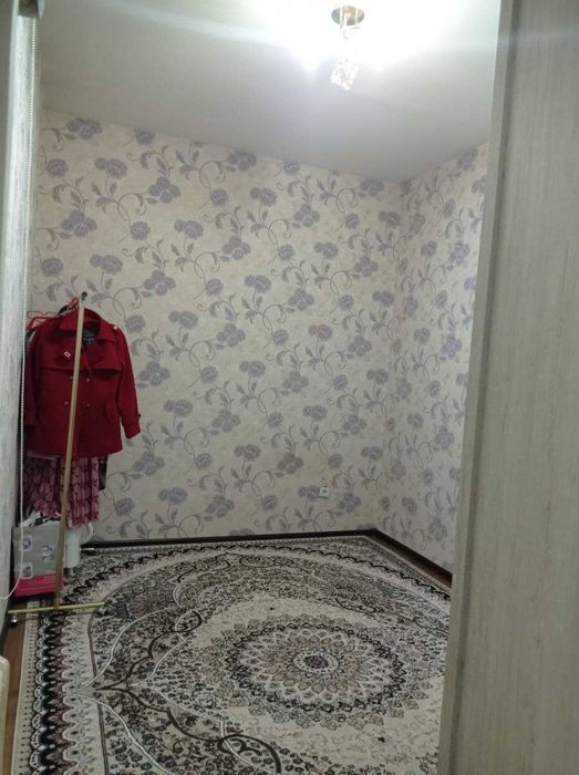 Qorasuv-6 da 2 xonali kvartira sotiladi 2/2 etaj 45m²