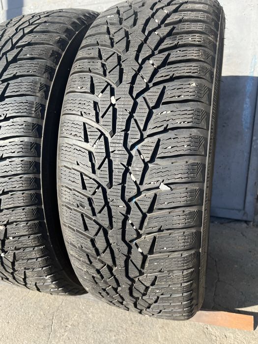 2 бр. зимни гуми 215/60/16 Nokian 6+ mm DOT 3218