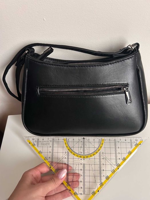 Черна дамска чанта