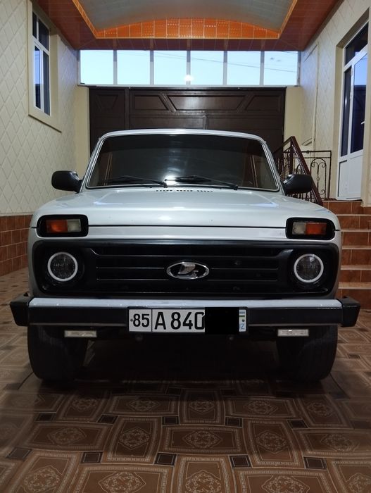 Niva 2131 4×4 sotiladi