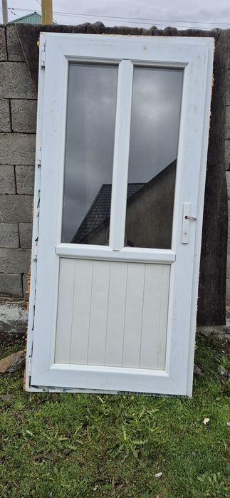 Продам дверь б/у