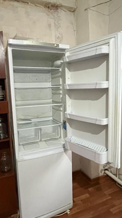 Холодильник для кухни