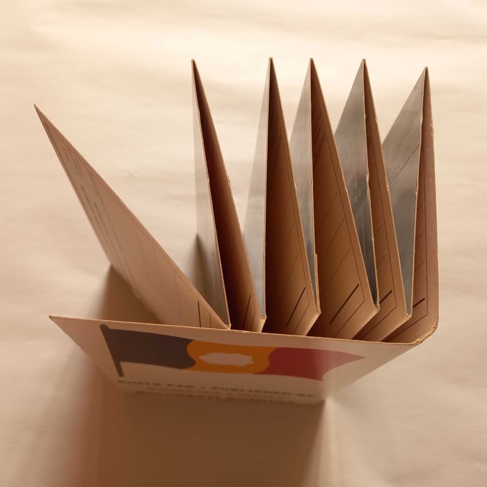 Romania Libera, album cu c p cu imagini din decembrie 1989