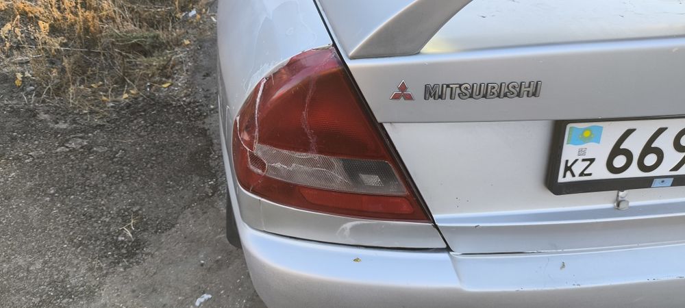 Mitsubishi lancer