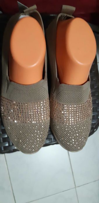 Încălțăminte sport pentru damă diferite culori și mărimi