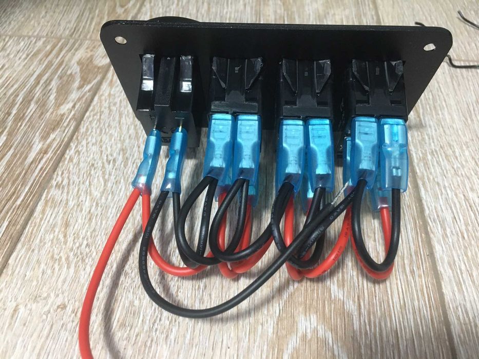 Panou 3 intrerupatoare iluminate 12v , priza USB 5v , offroad