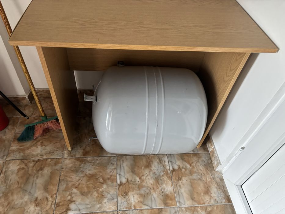 Расширительный бачок печки