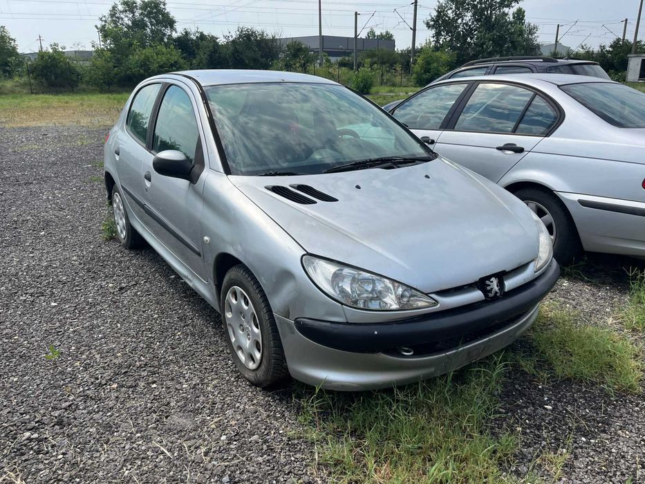 Dezmembrez Peugeot 206 gri argintiu 1,4 benzina 2006