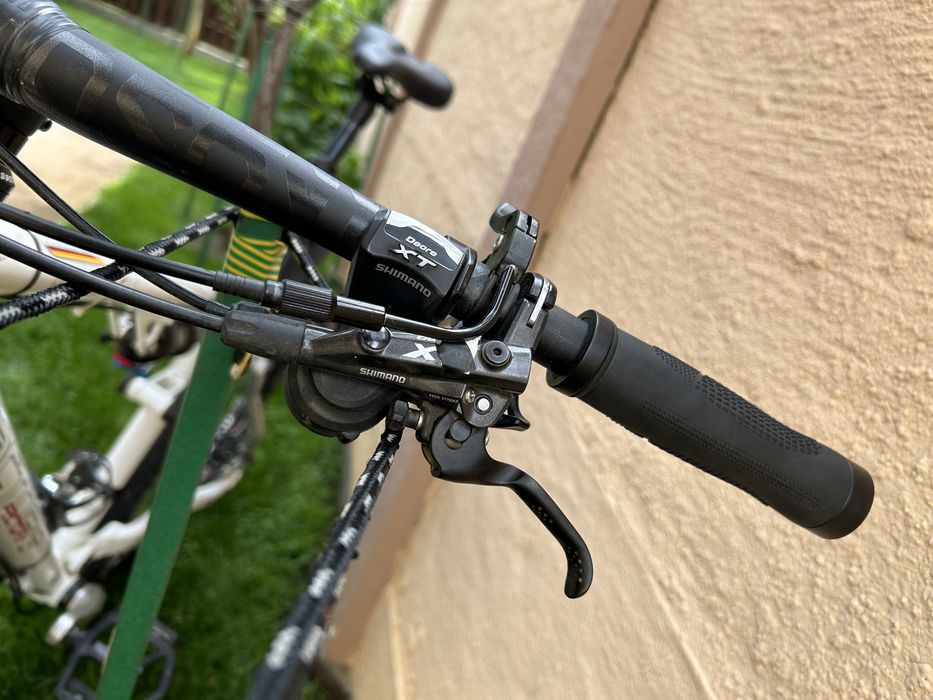 Bicicleta mountain bike full suspension
