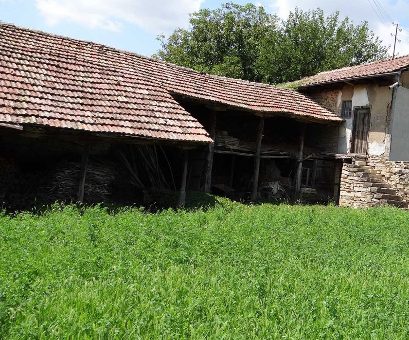 Дава се под наем Къща в с. Горна Липница, Област Велико Търново - 100 кв.м за 220 € - Снимка #6
