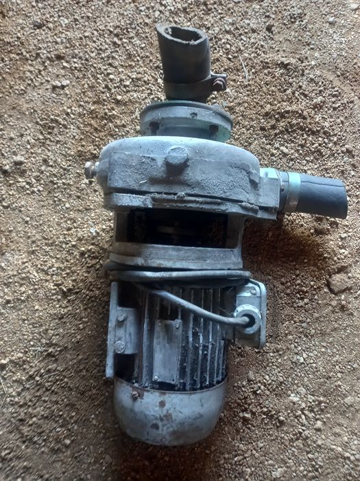 Помпа для перекачки жидкости