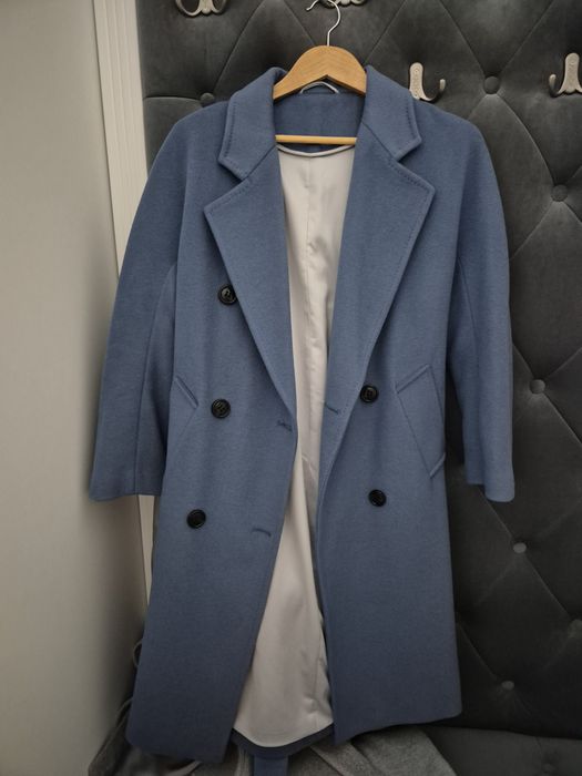 Продам пальто осенние