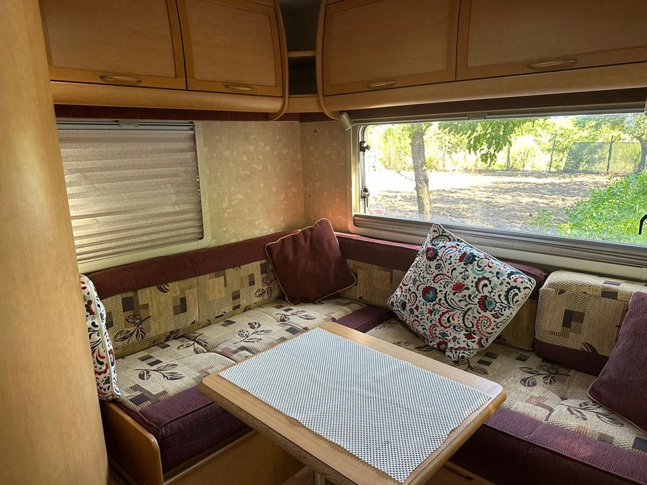 Rulota de inchirat pt 5 persoane ( pat 2 persoane + pat de 3 persoane)