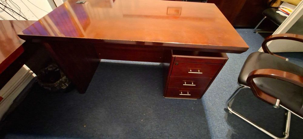 Set de mobilier managerial exclusiv Elvila – Elmoberom complet pentru firma,  masa protocol inclusa