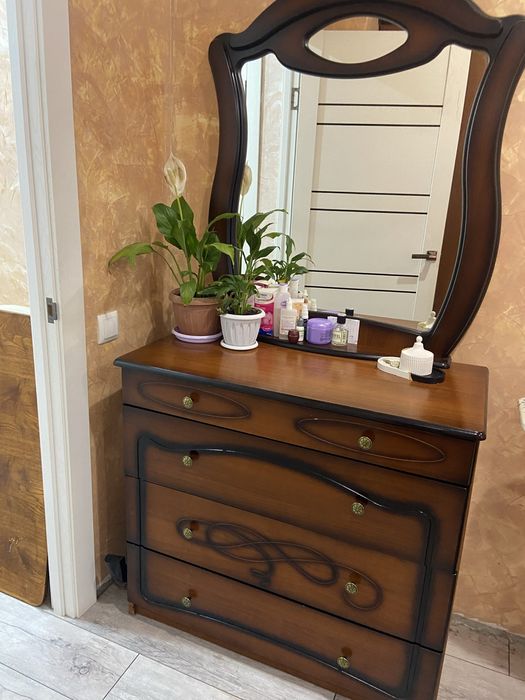 Продам спальный гарнитур