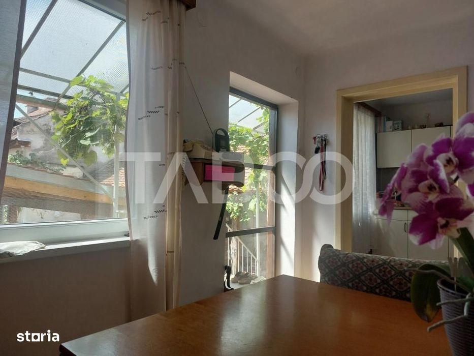 Casa si curte individuala 2 corpuri de casa separate 4 camere gradina