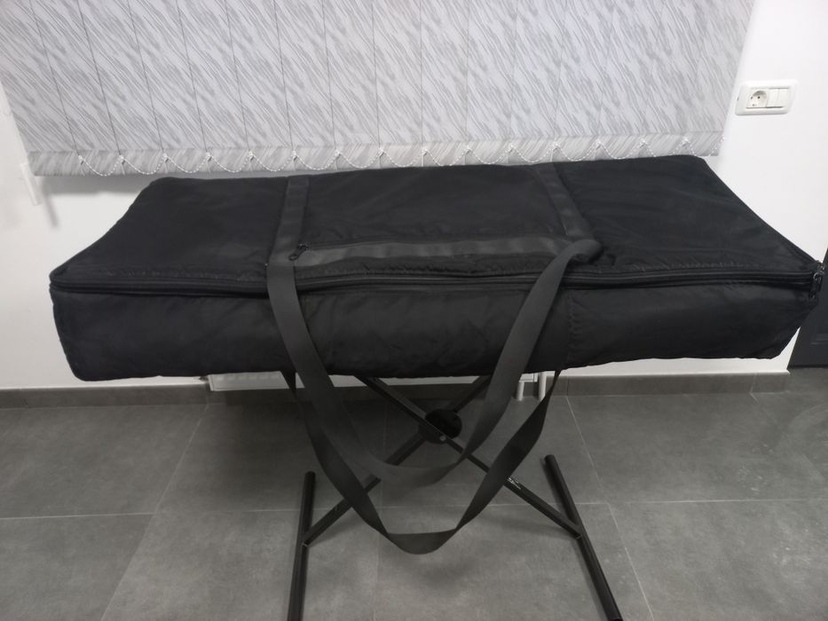 Vând Yamaha Tyros 5  61 clape