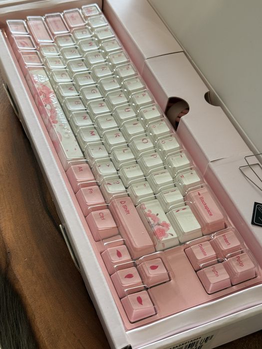 Механична клавиатура Ducky x Varmilo Miya Pro Sakura 65 %