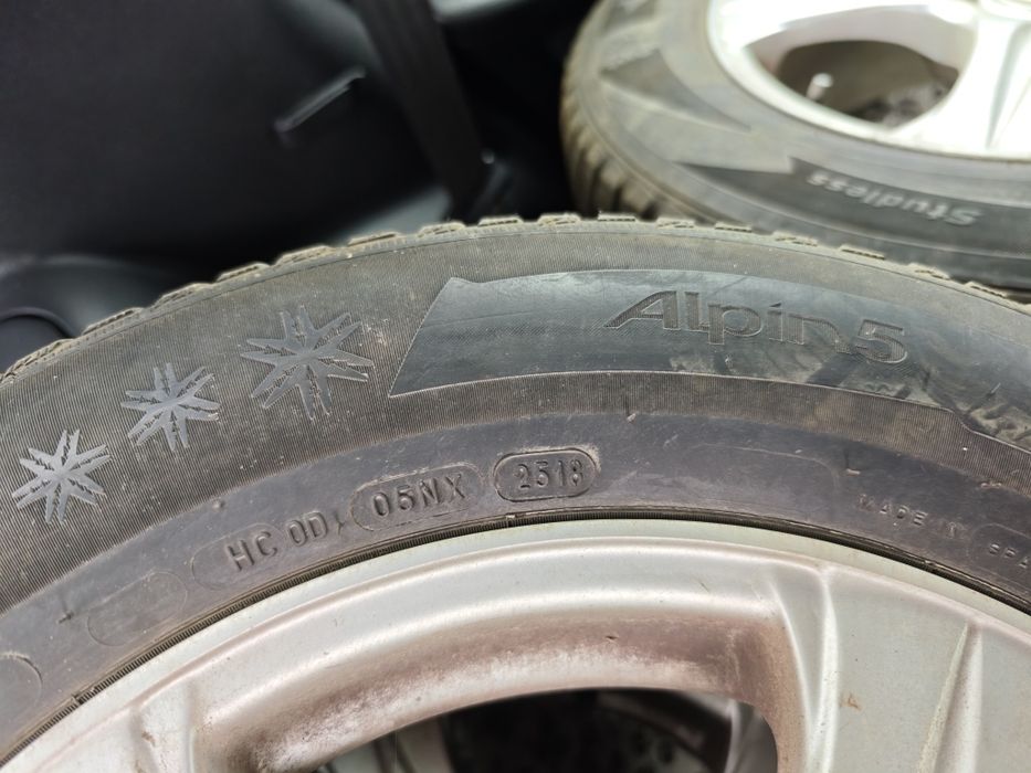 Зимни гуми 215/65/16