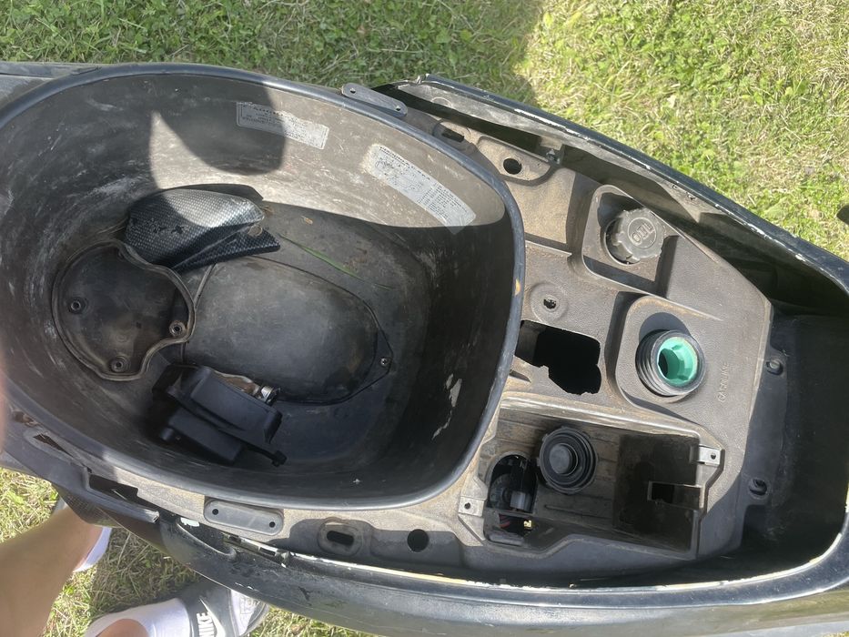 Scuter piaggio 2t ( citeste toata descriere )