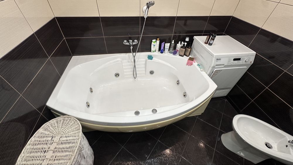 Cadă statioasa Jacuzzi