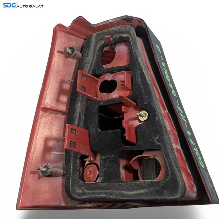 Stop Lampa Tripla Dreapta Volkswagen Bora Break Combi 1998 - 2005 Cod 1J9945096P ( Fisura in Coltul Dreapta Jos ) [L9960]