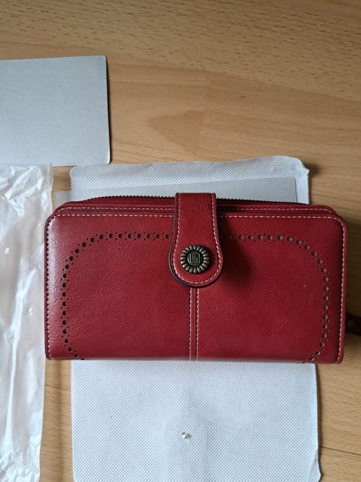 Дамски портфейл естествена кожа с RFID защита