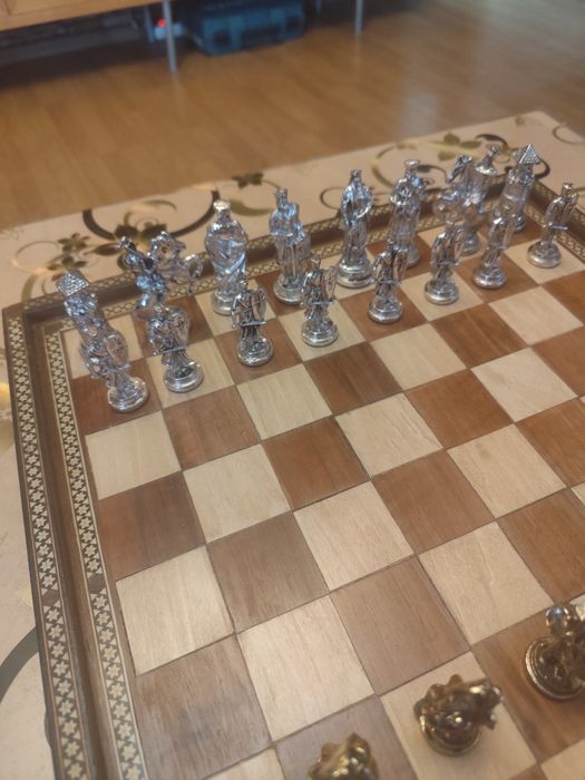 Set de șah metalic cu tablă