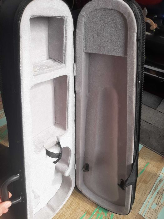 Продавам калъф за цигулка и контрабас