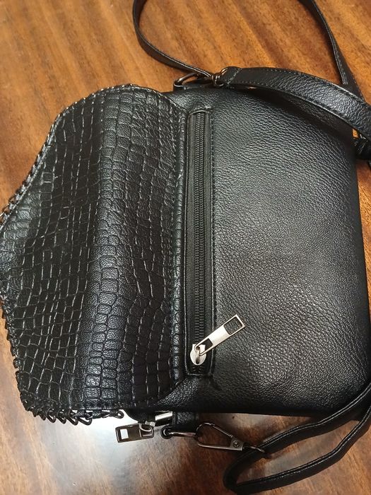 Дамска  елегантна  чанта с дълга  дръжка