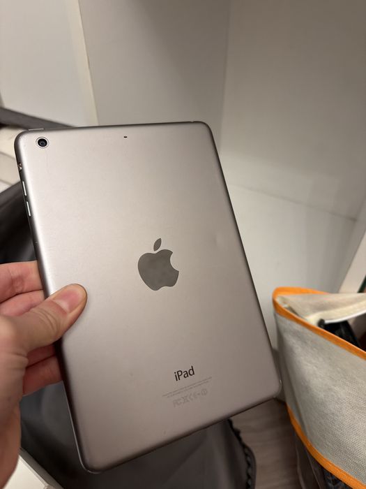 IPad mini 16gb серый