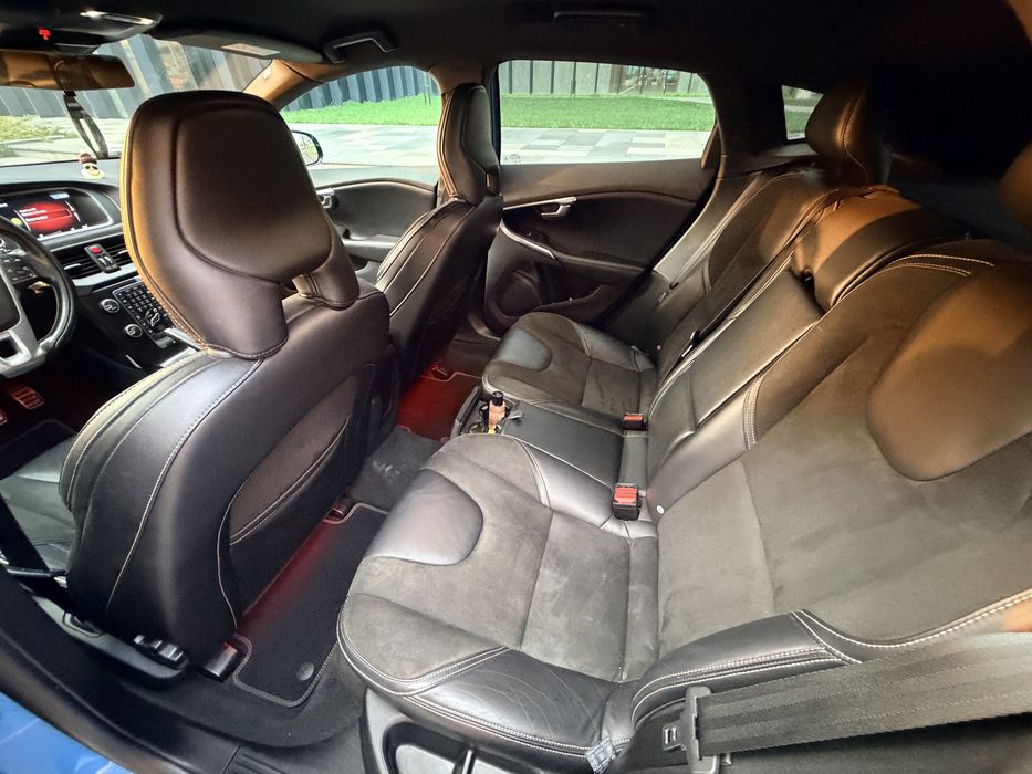 Volvo v40 D4 Rdesign