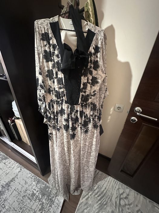 Платье нарядное красивое