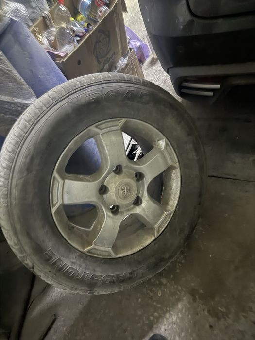 Шина с дисками 3шт на крузак