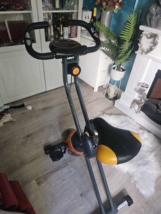 Bicicleta statica pliabila