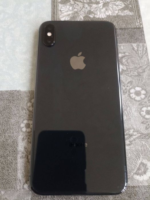 iPhone XS 64gb. В отличном состоянии