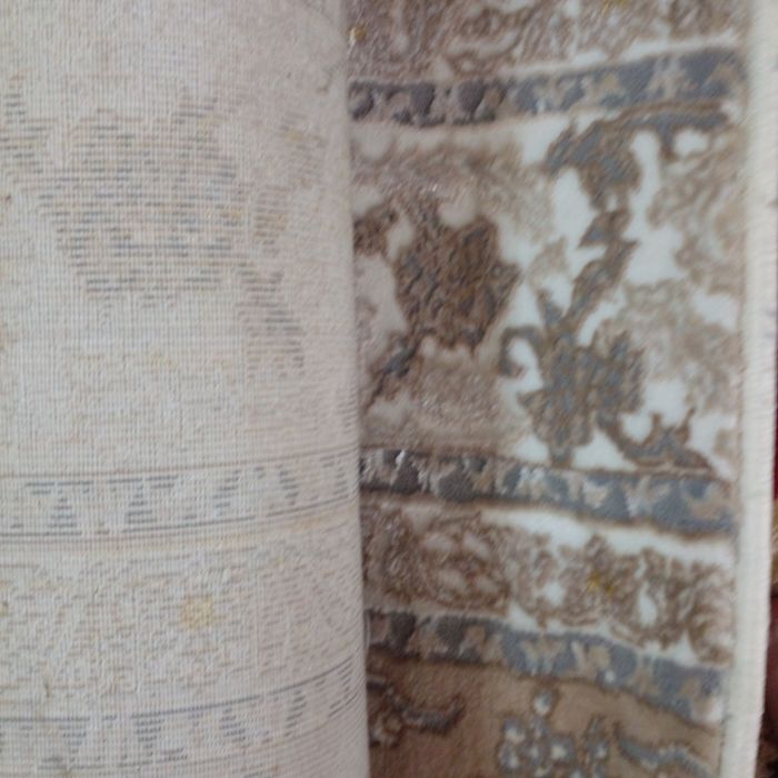 Продаётся 3 ковры и 1 дорожка новые свой 2.5 миллионов сум