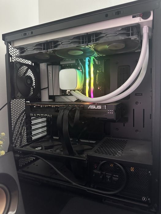 PC Gaming - Ryzen 7 9800X3D, RX 9070XT 16GB VRAM, 32GB DDR5 6000MHZ CL30