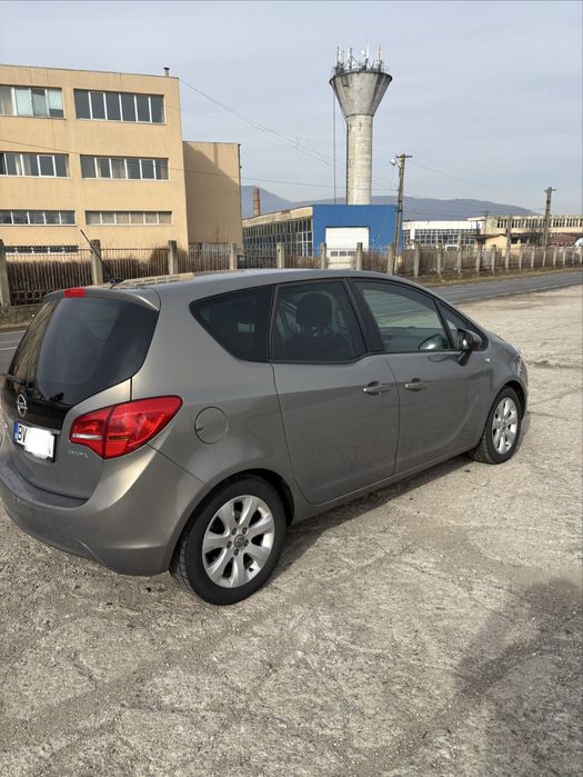 Vând Opel Meriva