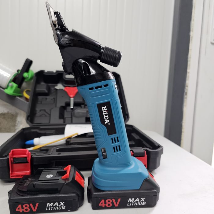 Акумулаторна машина за стригане на овце и животни 48V с 2 батерии